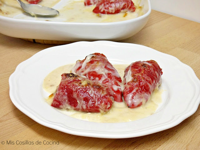 Pimientos del piquillo rellenos de carne gratinados