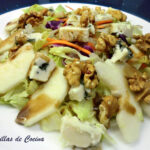 Ensalada de peras con Roquefort y nueces