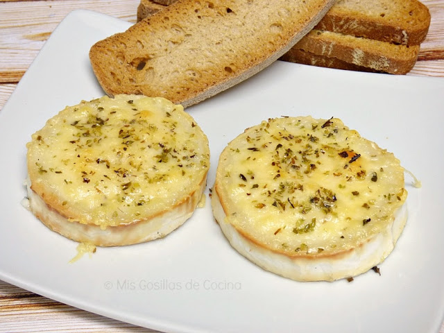 Medallónes de queso de cabra gratinado