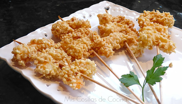 Gambas rebozadas con crocante de almendra