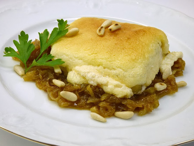 Bacalao con cebolla caramelizada y muselina de ajo