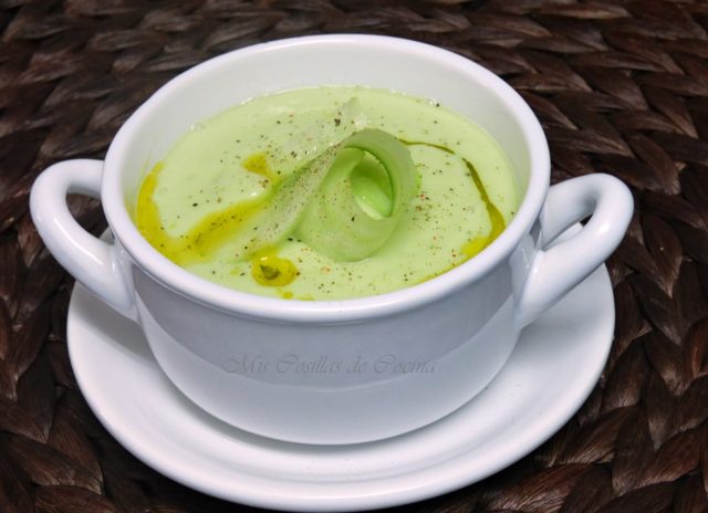 Crema de pepino, aguacate y yogur