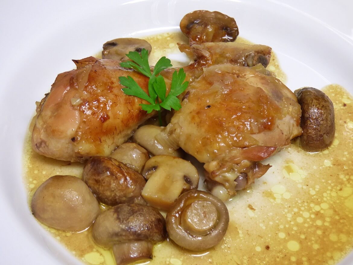 Pollo al horno con champiñones