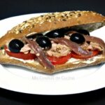 Bocadillo de atún y anchoas