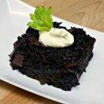 Arroz negro con algas y setas