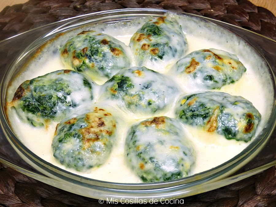 Huevos rellenos de espinacas gratinados