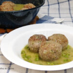 Albóndigas con sorpresa en salsa verde