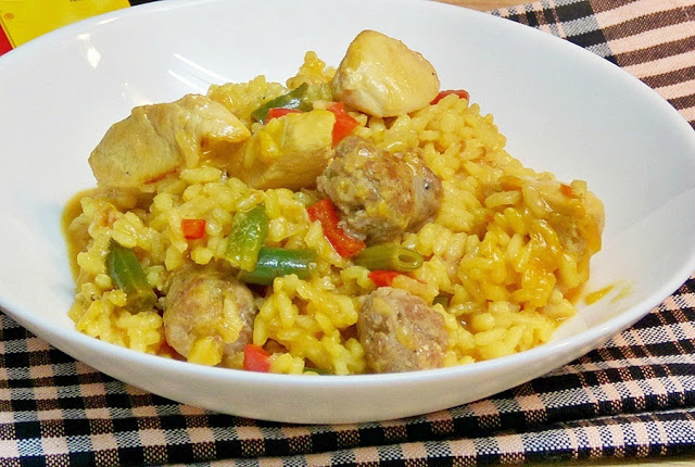 Arroz a la cazuela con pollo y salchicha - Mis Cosillas de Cocina