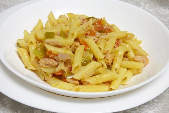 macarrones con atún y verduras