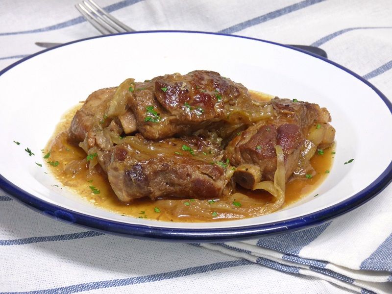 Costillas de cerdo a la sidra