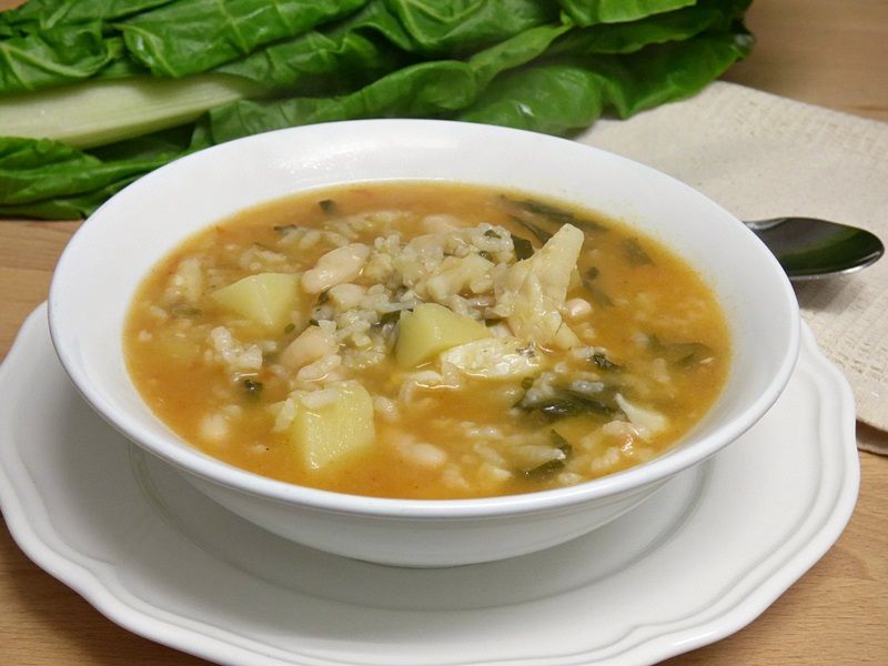 POTAJE DE ARROZ CON ALUBIAS Y BACALAO