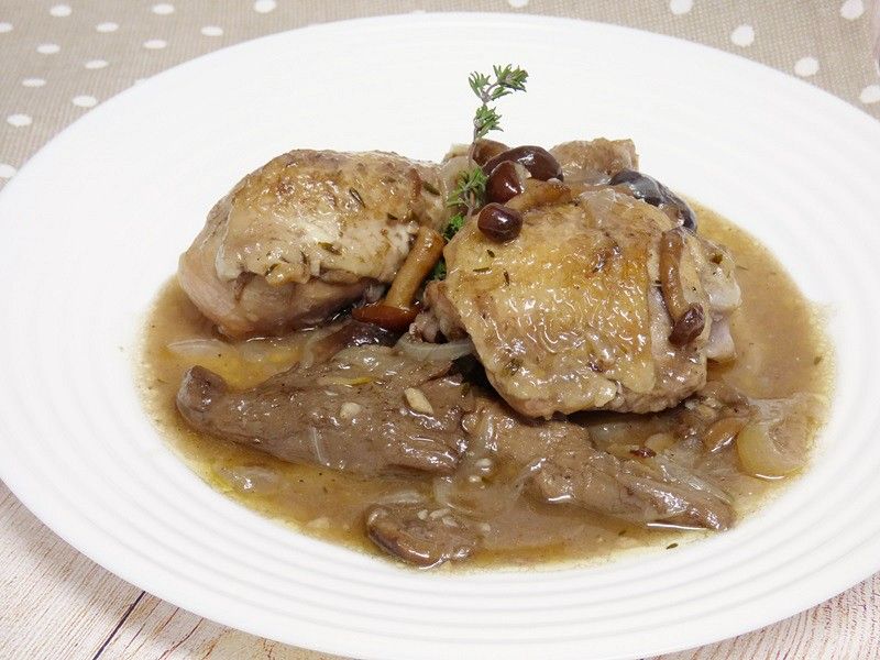 Pollo al vino con setas, receta fácil - Mis Cosillas de Cocina