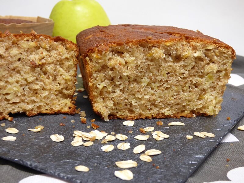 Bizcocho integral con manzana y avena