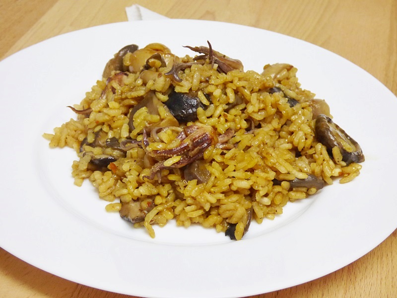 Arroz con chipirones y setas