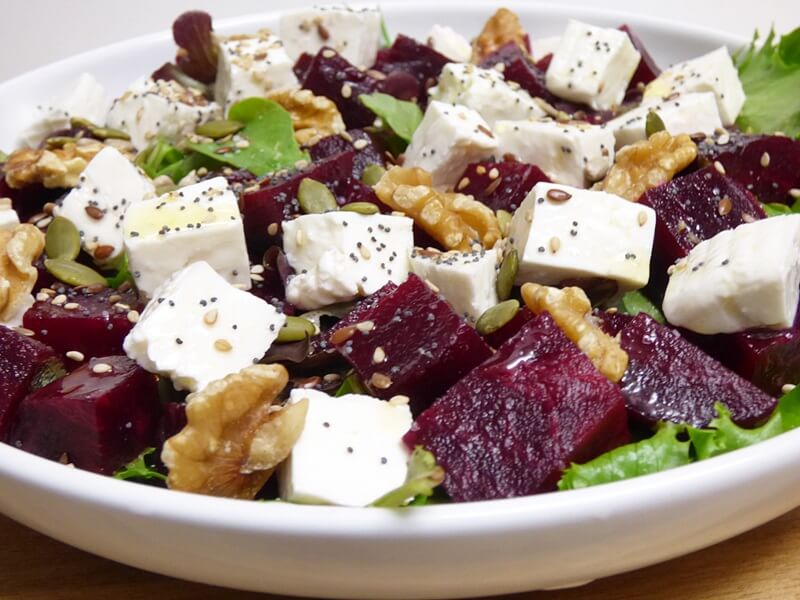 Ensalada de remolacha y queso fresco