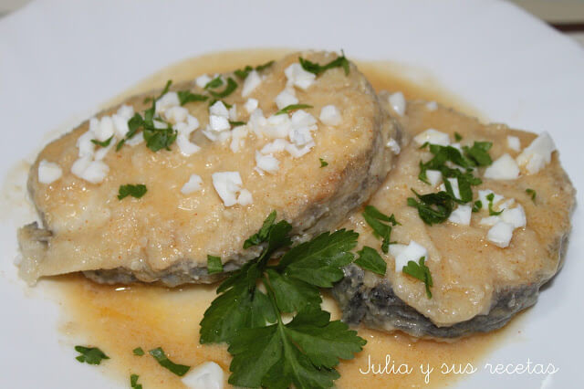 Merluza en salsa de almendras