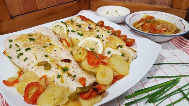 Merluza al horno con patatas