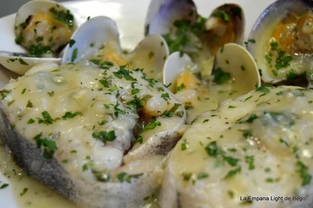 Merluza en Salsa Verde con Almejas