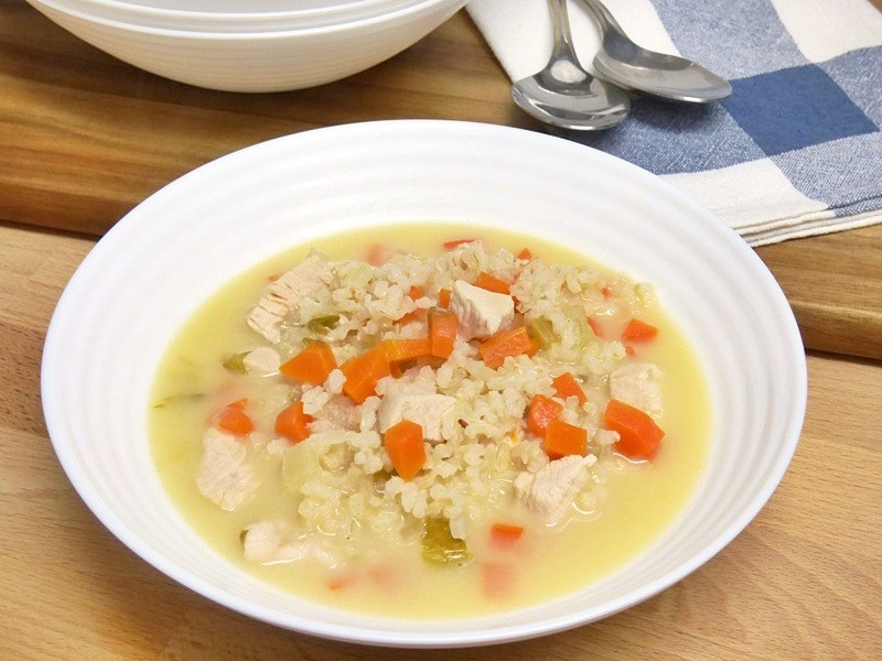 Sopa de pollo con arroz