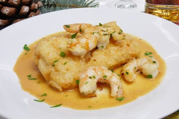 Bacalao al punto de sal con langostinos