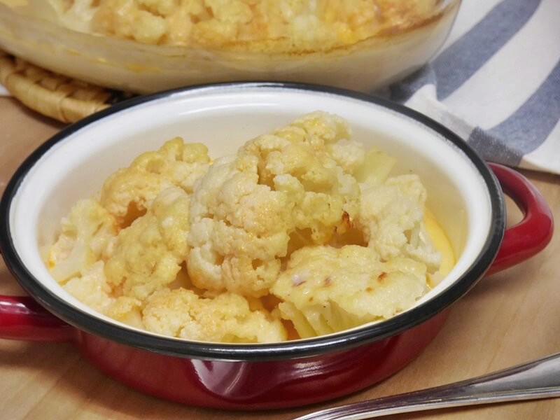 Coliflor con salsa de queso