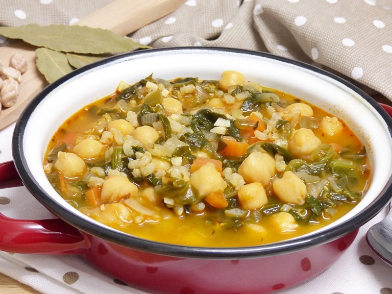 Garbanzos con arroz y espinacas