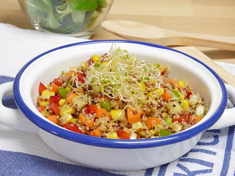 Ensalada de quinoa con vinagreta de soja