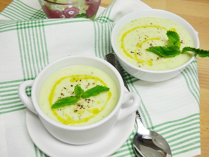 Sopa de melón y pepino a la menta