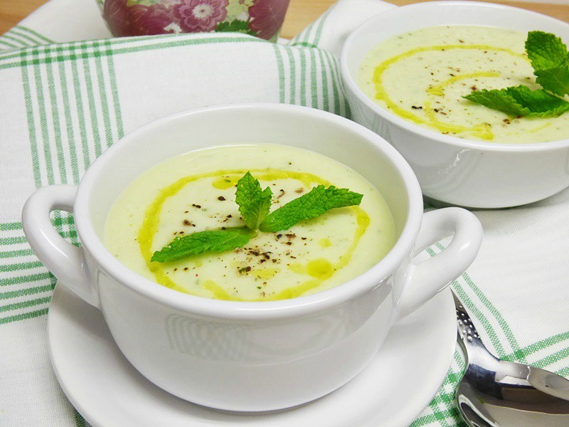 Sopa de melón y pepino a la menta