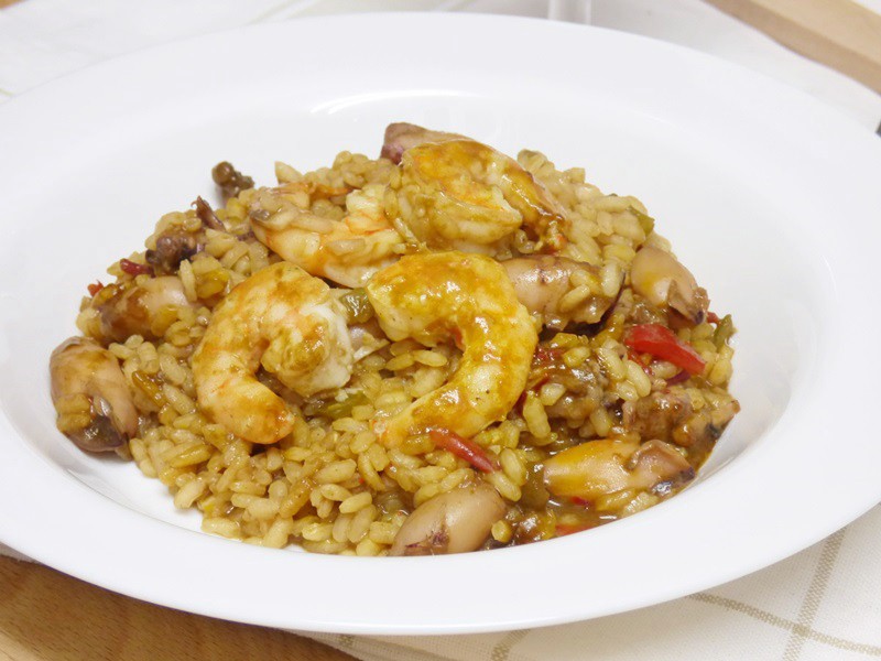 Arroz meloso con puntillas y langostinos