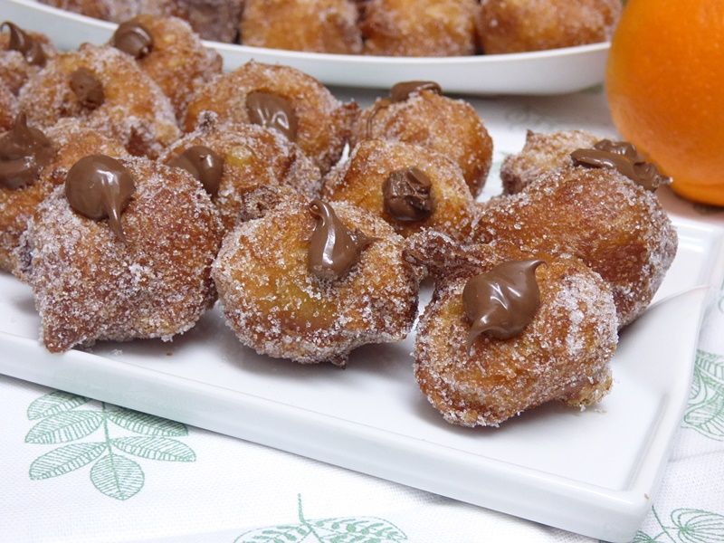 Buñuelos rellenos de crema de cacao