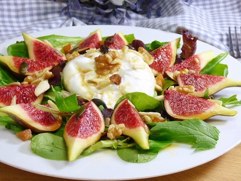 ensalada de burrata y higos