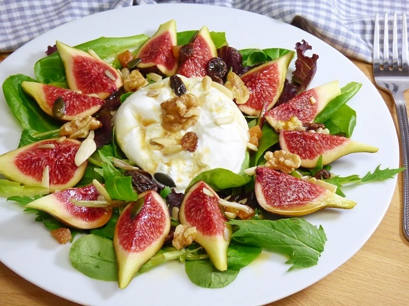 ensalada de burrata con higos