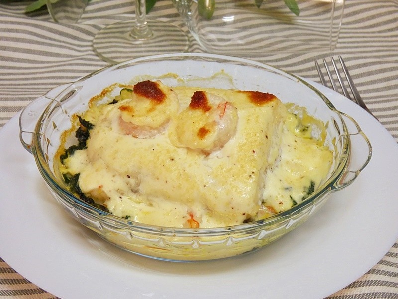 Bacalao con espinacas y gambas 