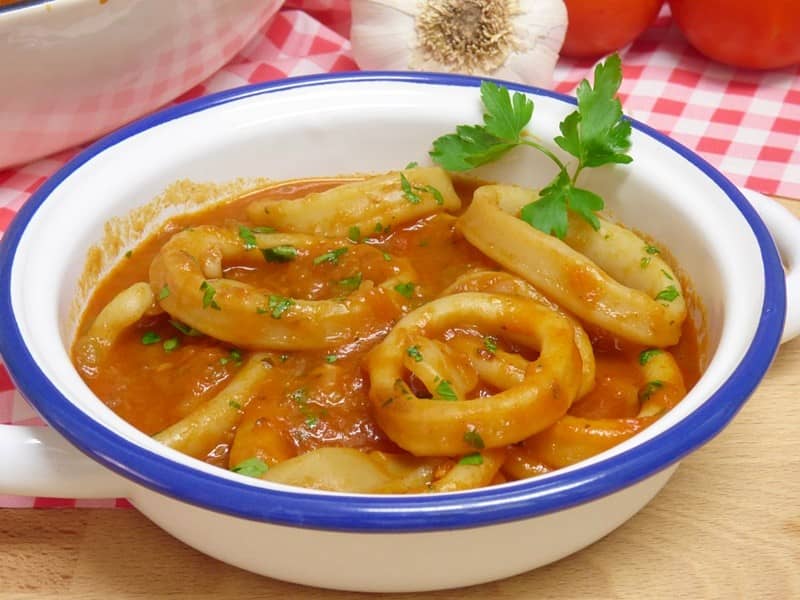 Calamares en salsa de tomate 