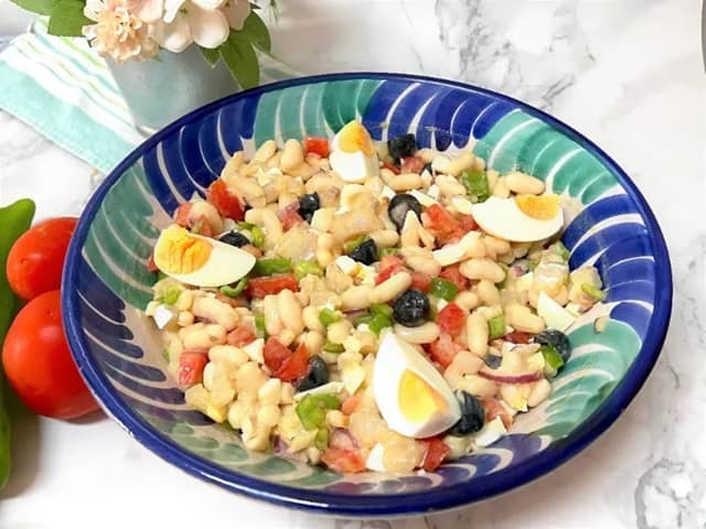 ensalada de judías y bacalao