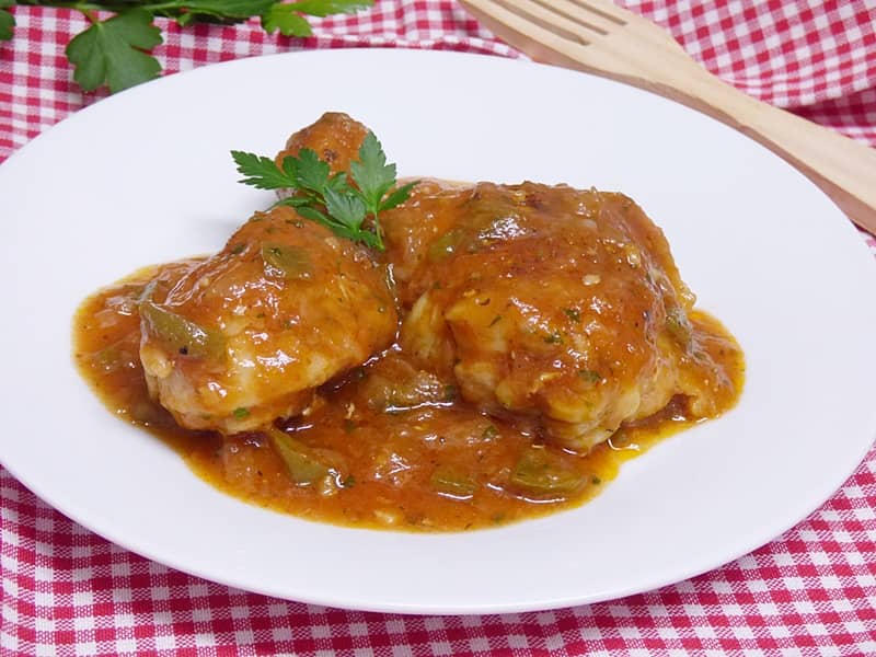 Pollo en salsa de tomate - Mis Cosillas de Cocina