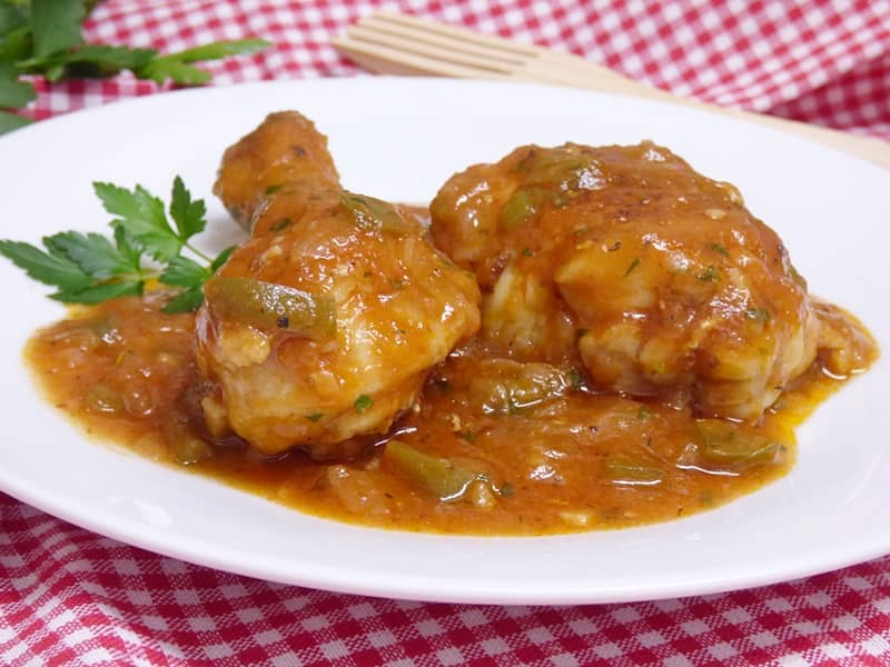 Pollo en salsa de tomate