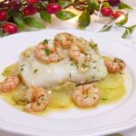 Bacalao al horno con refrito de gambas