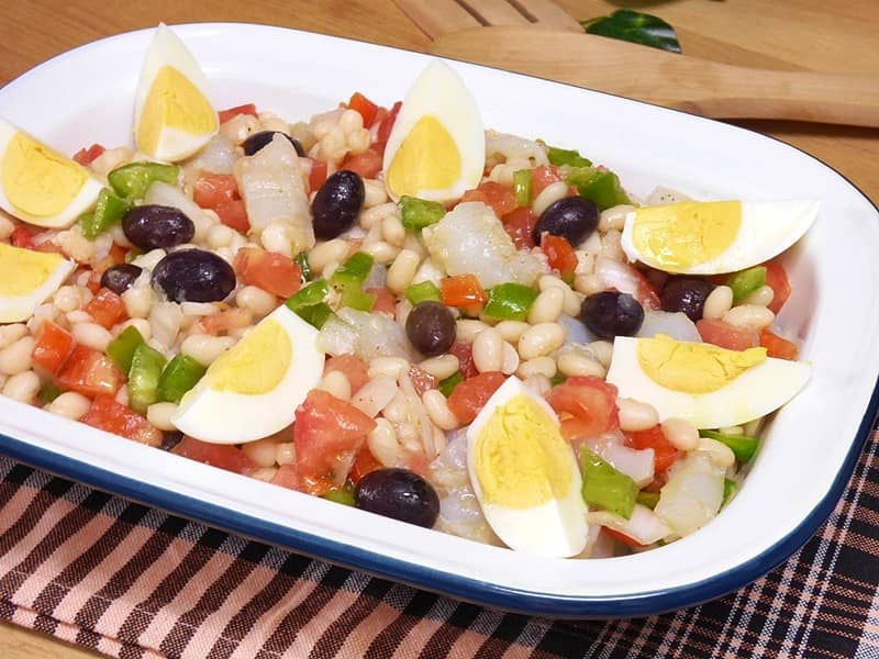 Empedrat, ensalada de alubias y bacalao